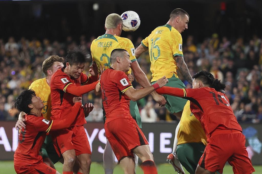 华体会体育德罗巴迎来十赛季高光表现，澳大利亚队球迷沸腾！的简单介绍