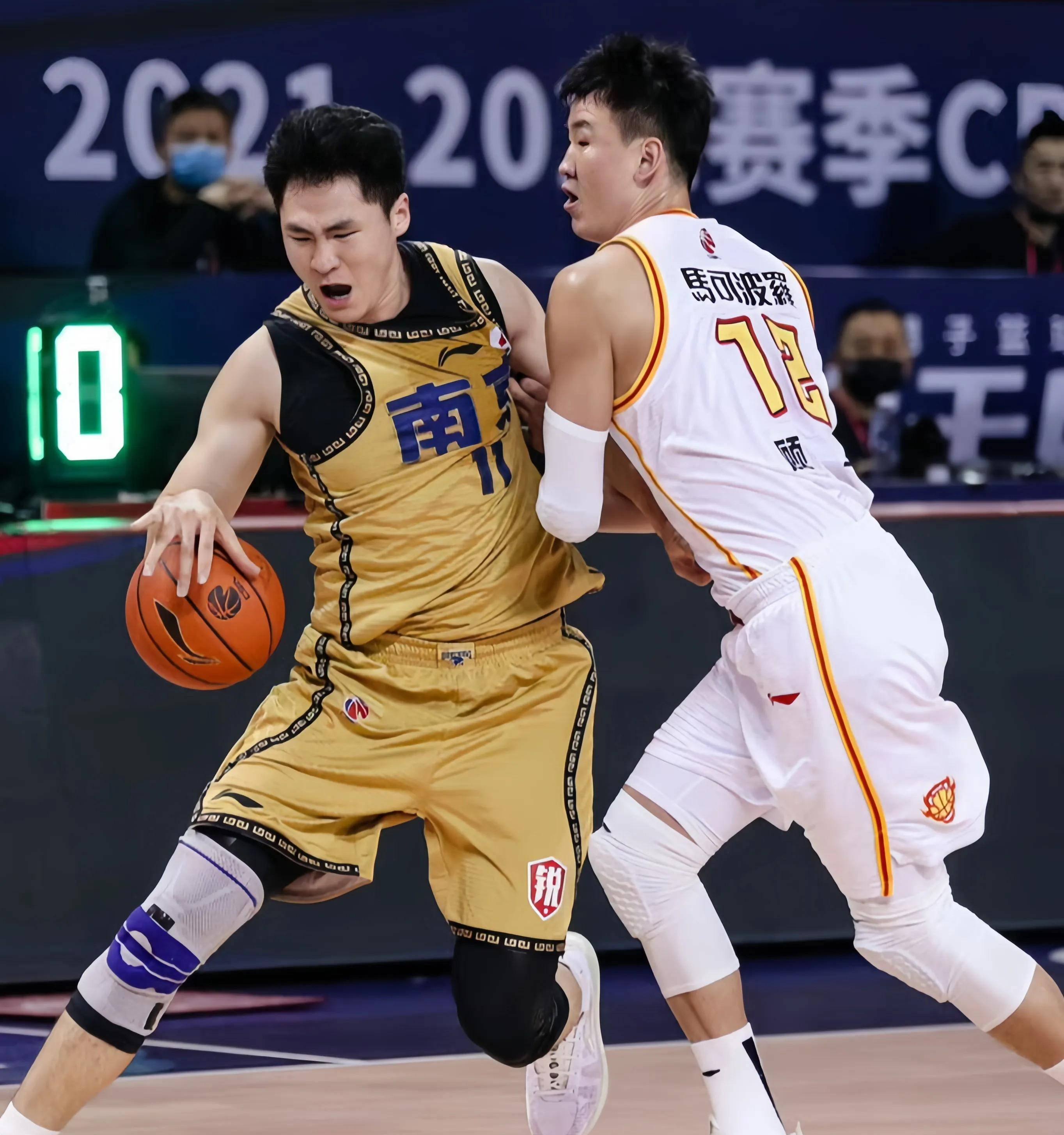华体会入口新疆广汇迎CBA季后赛关键赛，关键时刻豪取连胜，媒体盛赞，身体对抗强度拉满的简单介绍